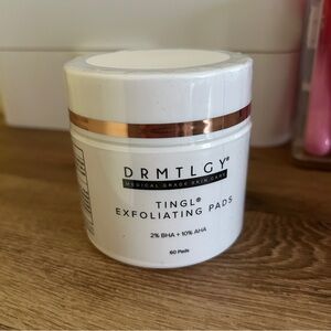 NEW - DRMTLGY TINGL EXFOLIATING PADS
